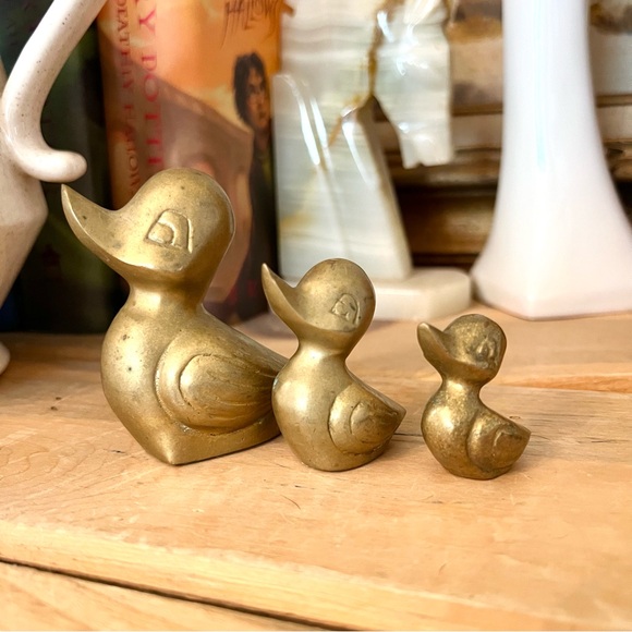 Set of 3 Vintage Brass Duck 🦆 Ornaments or Paperweights (7.5, 5 & 4 cm tall) - Picture 3 of 5